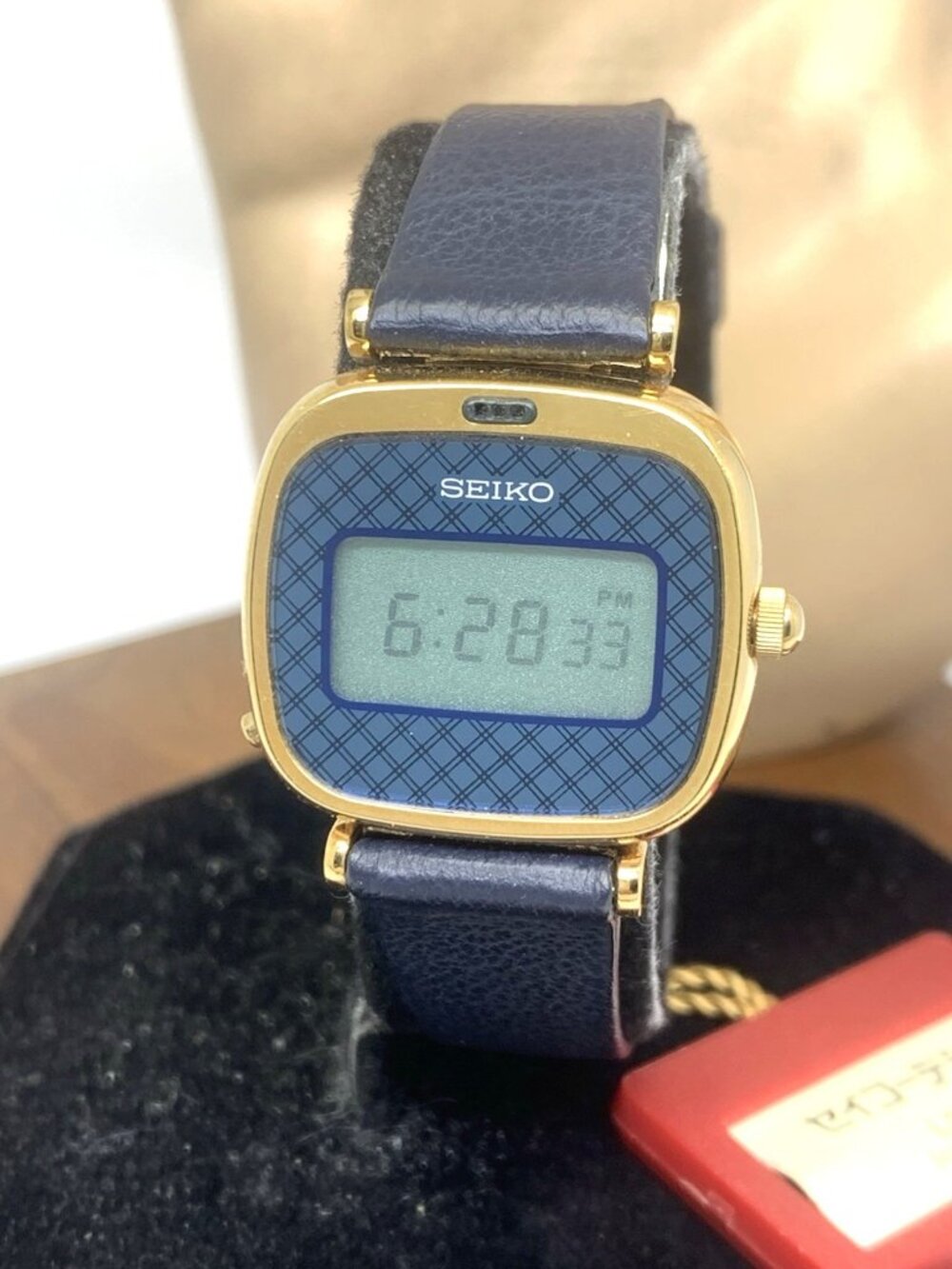 Seiko Women's Watch LRE811 Vintage Quartz Digital Gold Blue Leather Band 26mm